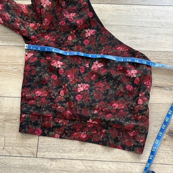 Good American Moody Floral Print One-Shoulder Top - Picture 10 of 11